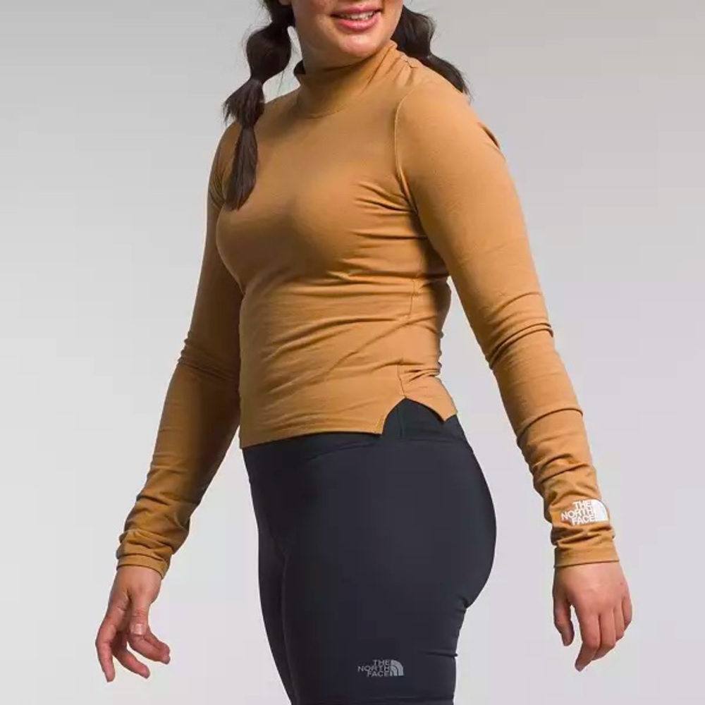 NWT! The North Face L/S Evolution Fitted Mock Neck-Size L (Almondbutter)